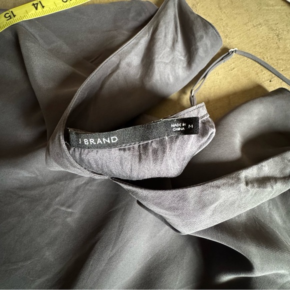 J Brand 100% silk Graphite Gray Women's shell, camisole, tank top (M) - Picture 8 of 9